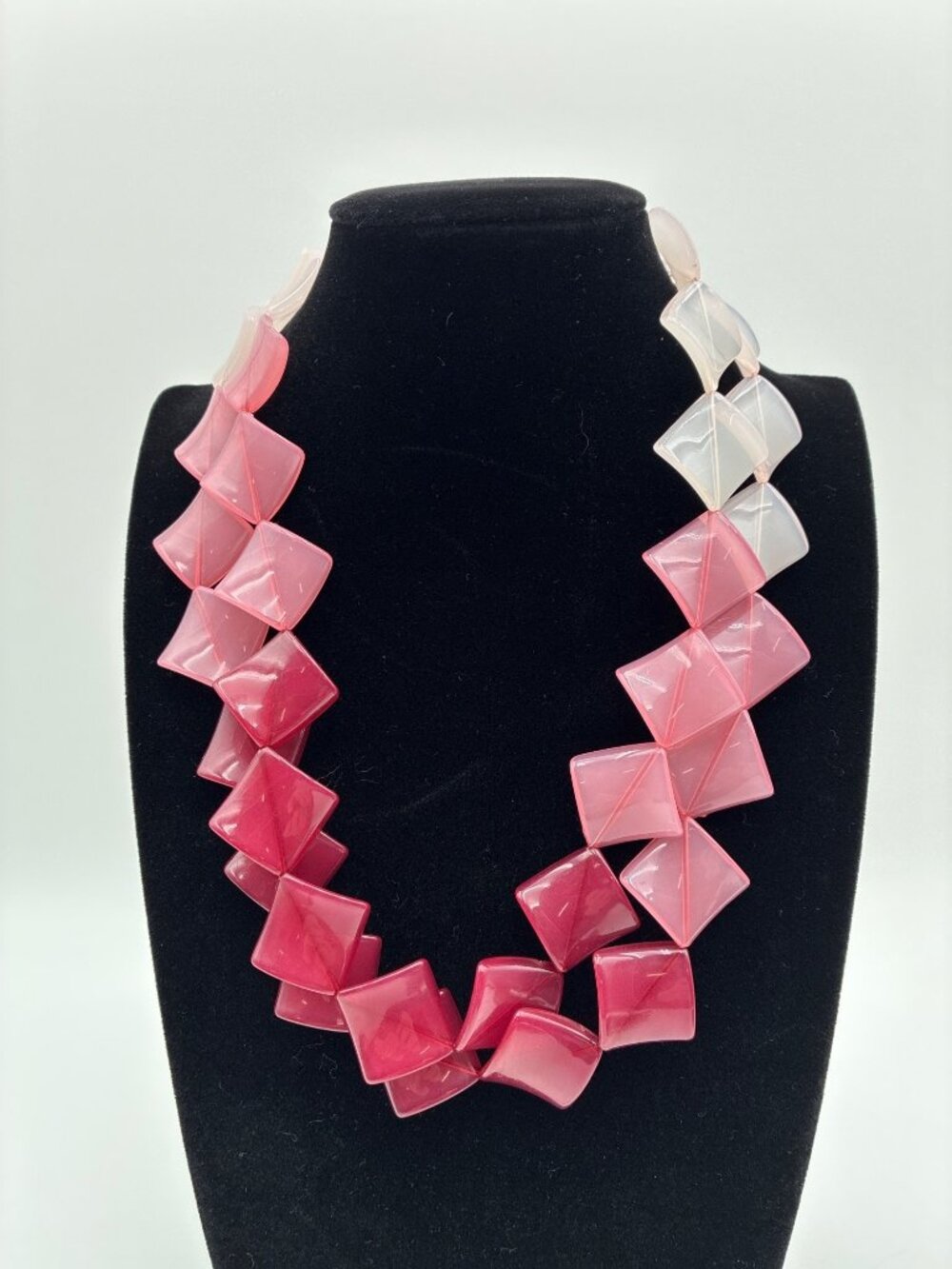 Ombre Pink Burgundy Twisted Acrylic Bead Necklace 18-22 Inches Adjustable Length